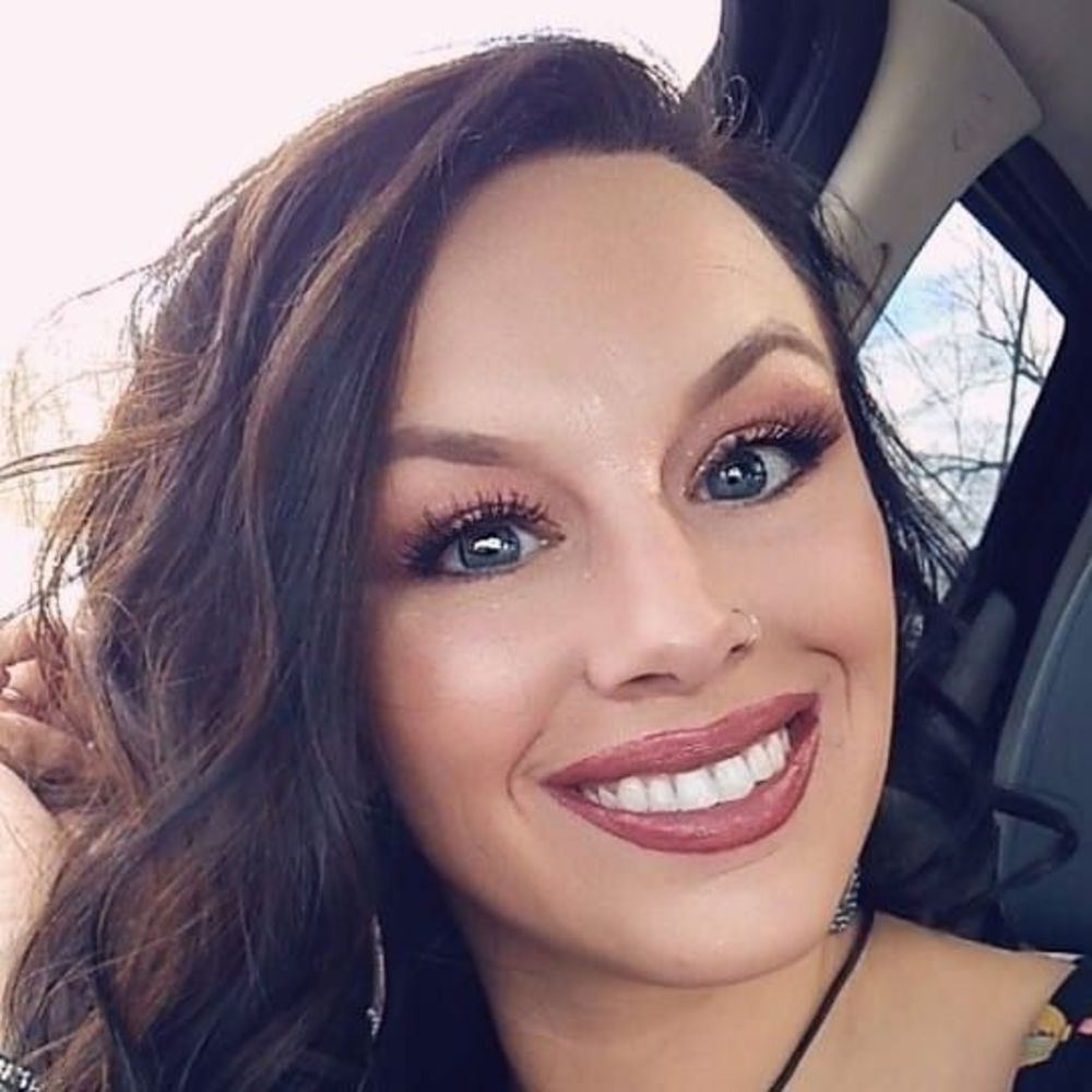 Meet your Posher, Crystal